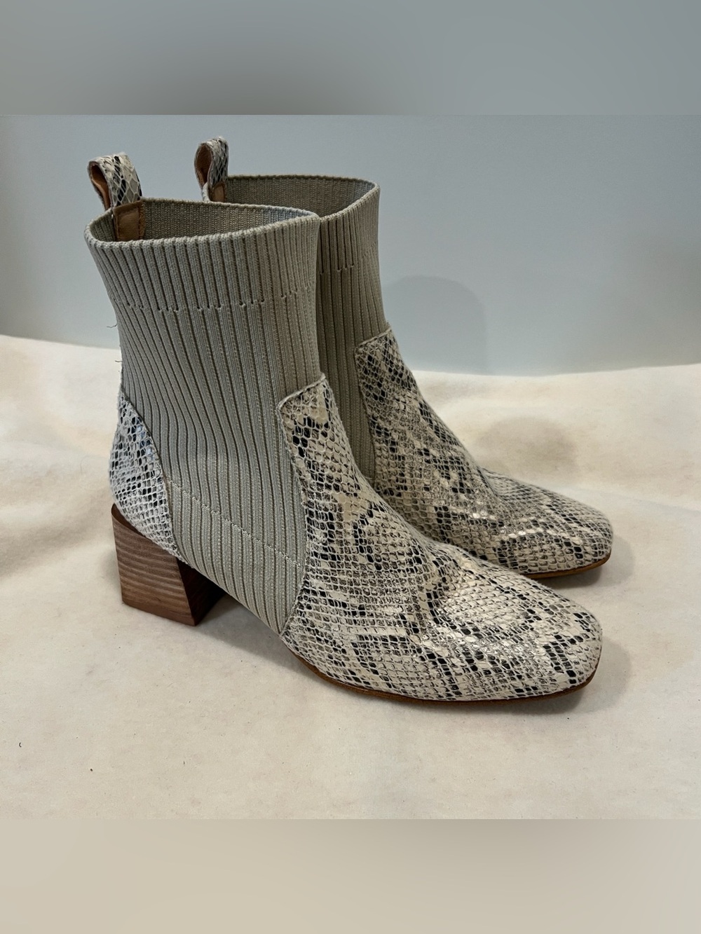 Oasis Society Geraldine Snakeskin Sock Booties Beige Knit Block Heel Size 6.5